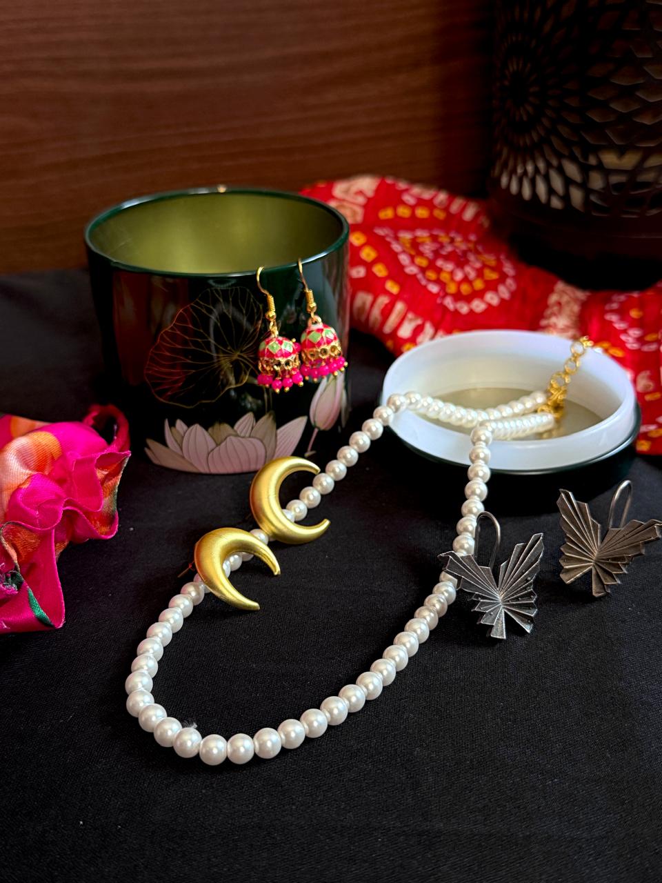 Gift Box (1 Earring, 1 Necklace, 1 Necklace/Bracelet)