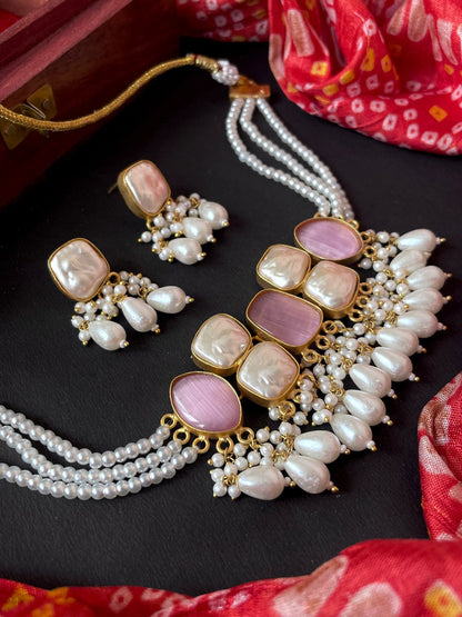 Sea Shell with Monalisa Stone Choker with Earring Set