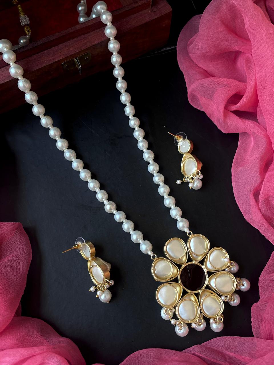 Monalisa Stone Shell Pearl Necklace with Earring set