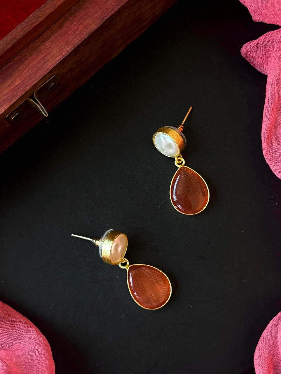 Monalisa Stone Shell Pearl Necklace with Earring set