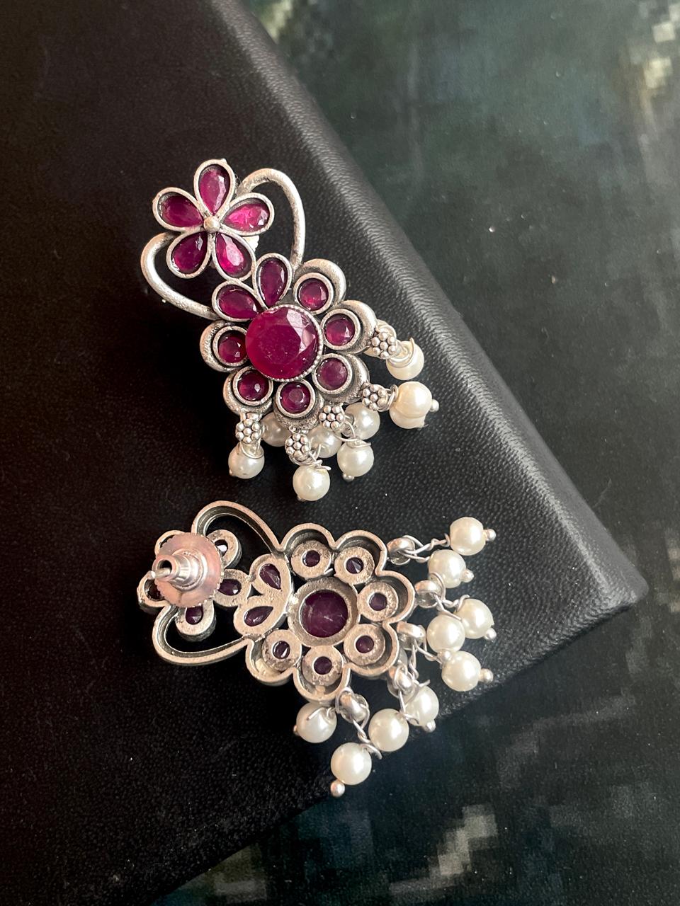 Oxidized Floral Shape Earring