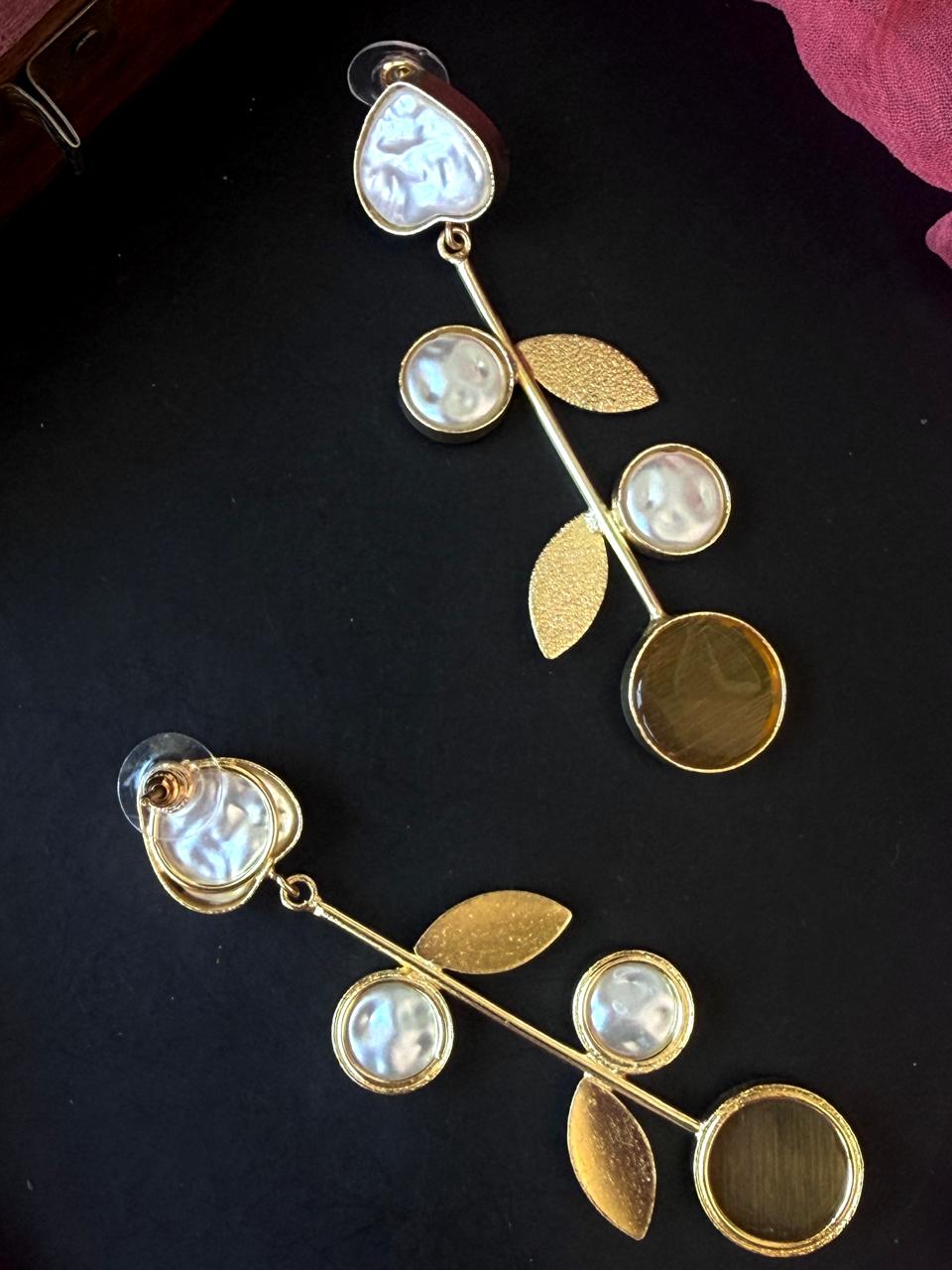 Monalisa Stone Shell Pearl Golden Leaf Earring