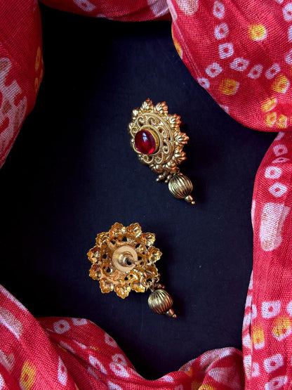 Single Stone Golden Ethnic Earring