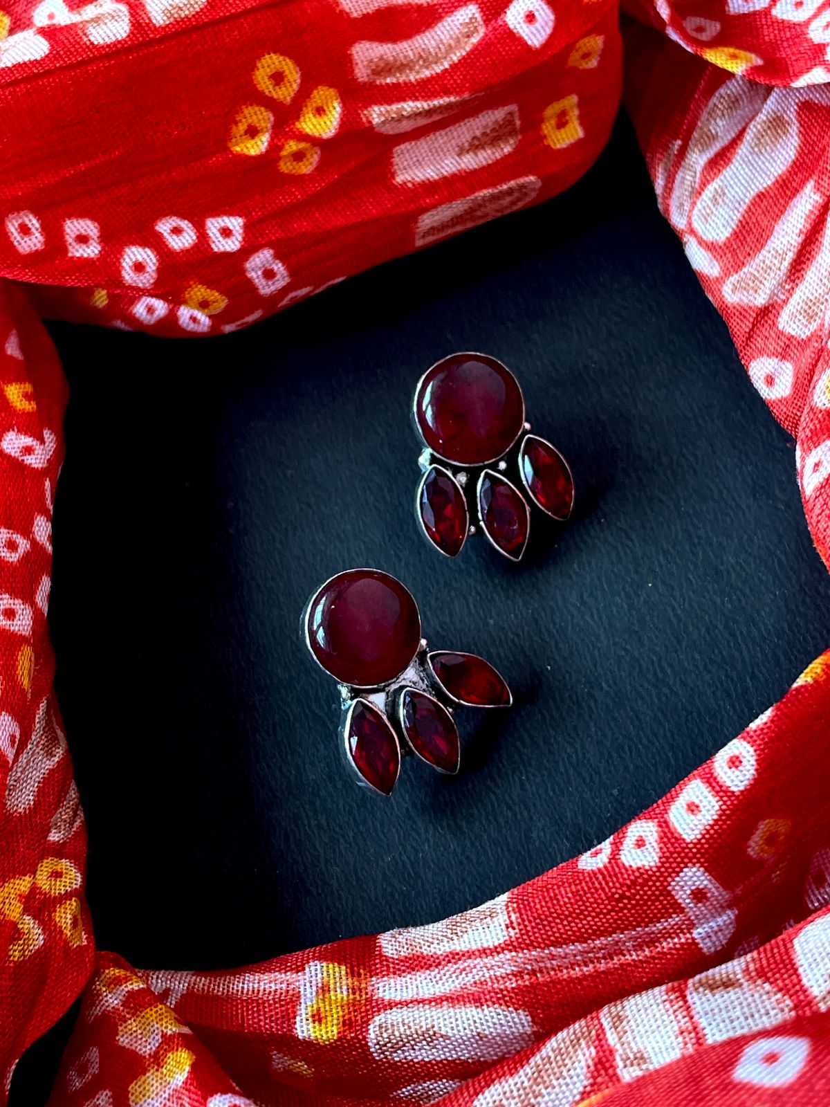 Four Monalisa Stone Stud Earring