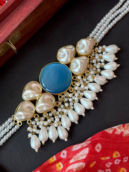 Sea Shell with Big Round Monalisa Stone Choker with Earring set