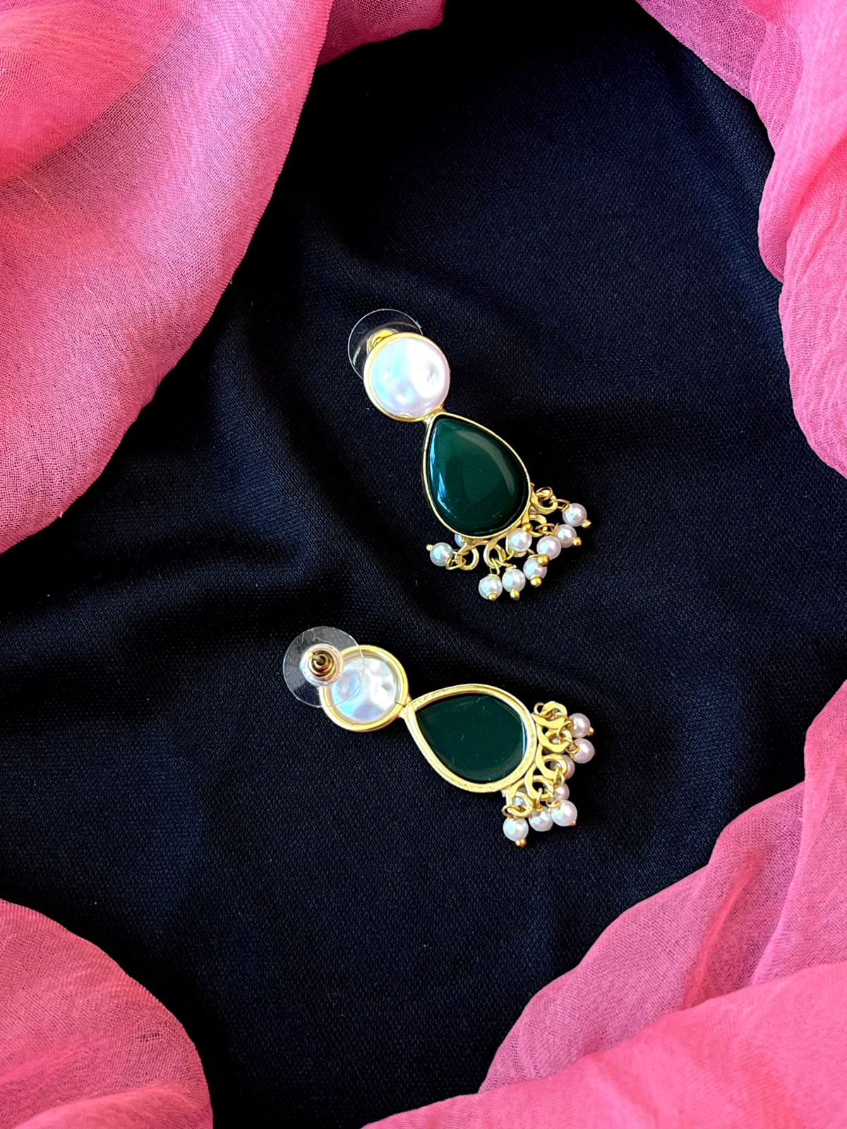 Monalisa Stone with Shell Pearl Choker and Earring set