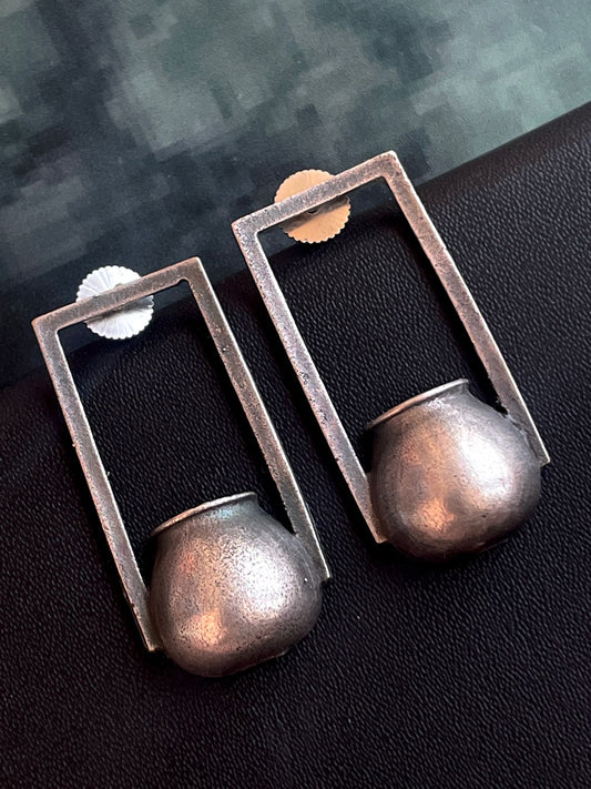 Oxidized Pot Shape Earring