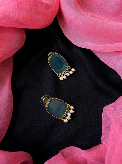 Monalisa Stone with Pearl Pendant chain Necklace and Earring set