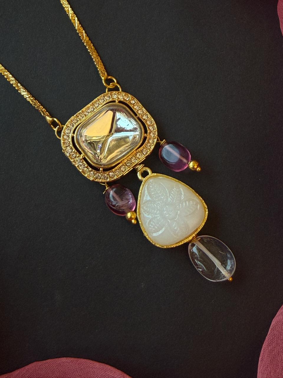Carving Stone with Kundan Pendant Chain Necklace